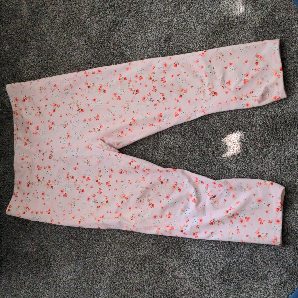 Floral Capri Leggings w/Pockets
